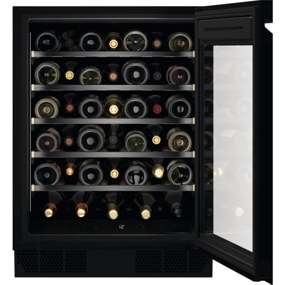 Dulap pentru vin AEG AWUS040B8B, Negru