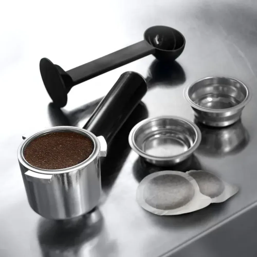 Кофеварка рожковая DeLonghi Dedica Pump Espresso, 1300Вт, Белый