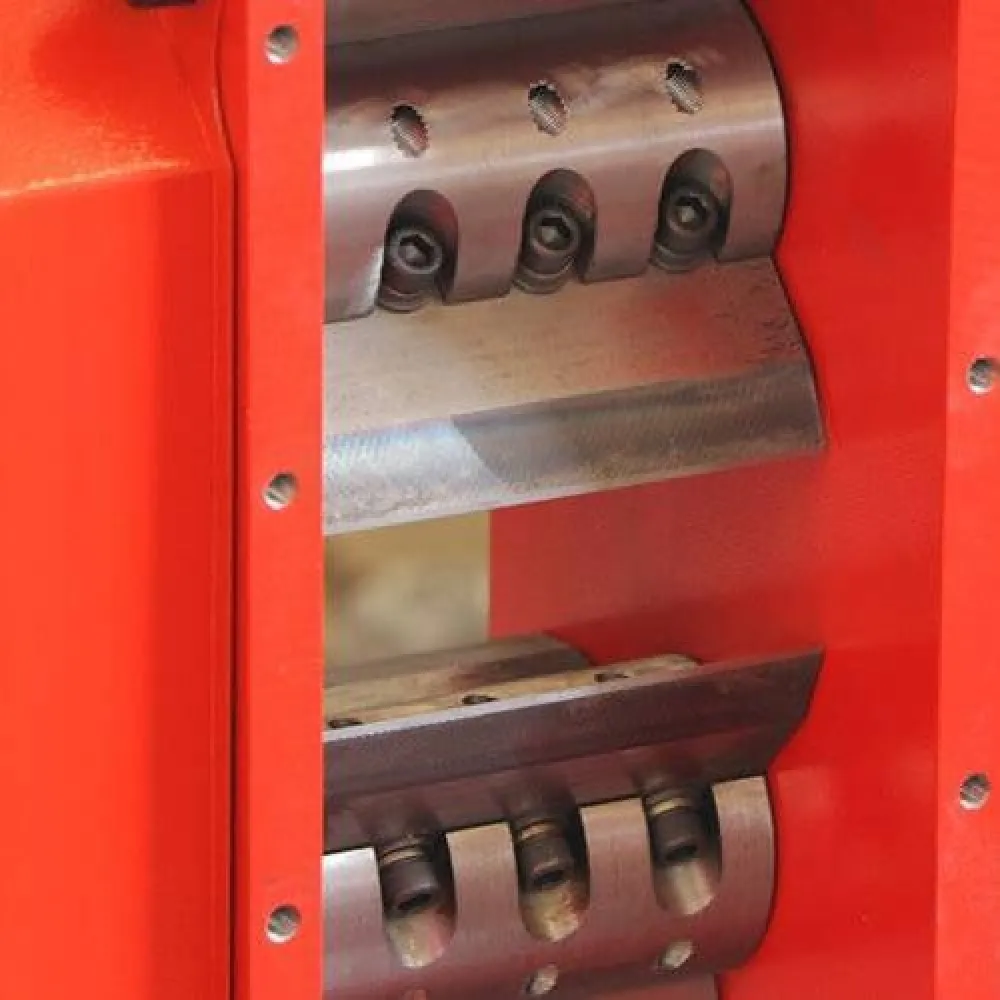Tocator de crengi MS-80 / motor benzină 9CP